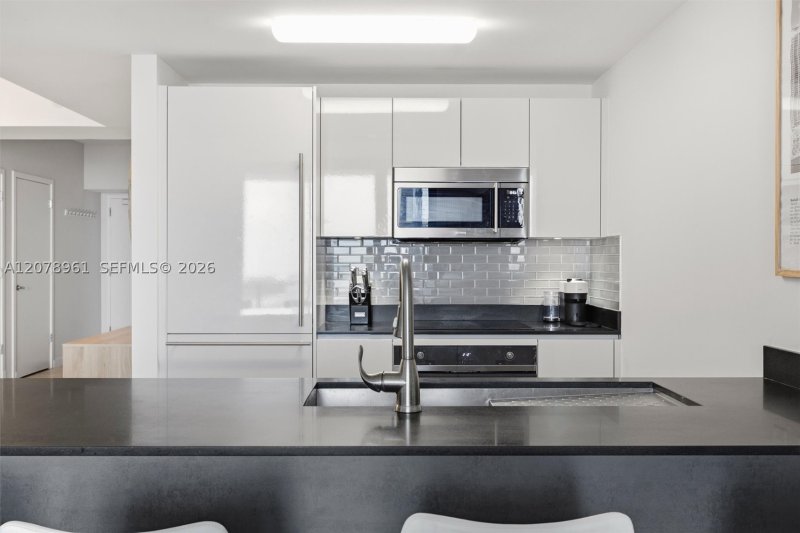 Apartment for rent at 1010 Brickell 2102