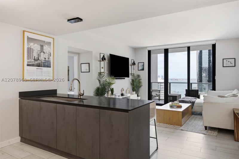 Apartment for rent at 1010 Brickell 2102