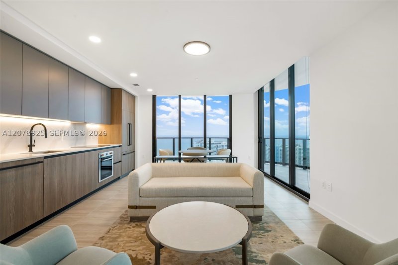 Condo for sale at 72 Park Miami Beach PH02