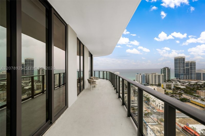 Condo for sale at 72 Park Miami Beach PH02