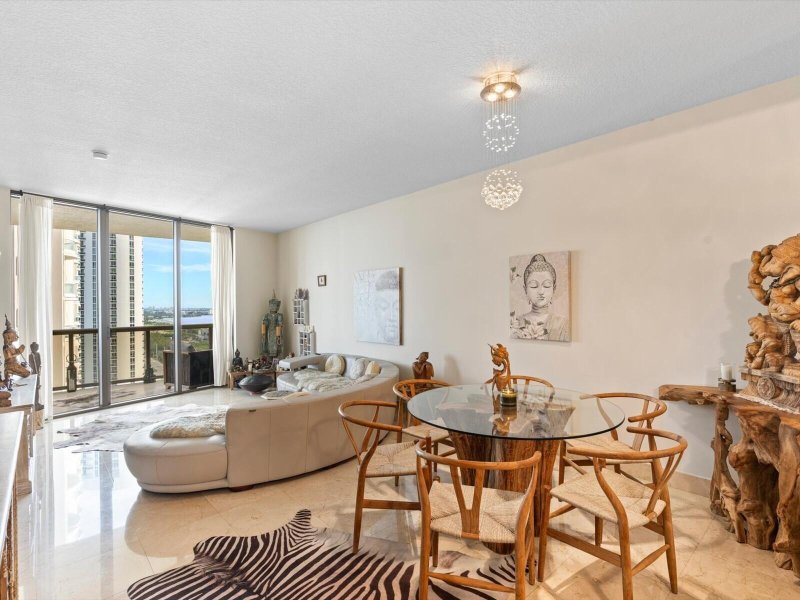 Comprar apartamento no Sayan 2403