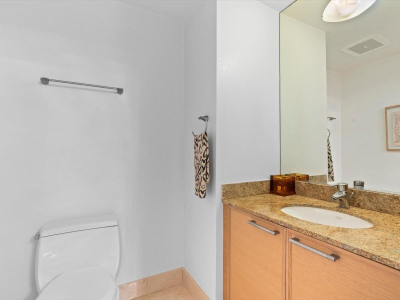 Comprar apartamento no Sayan 2403