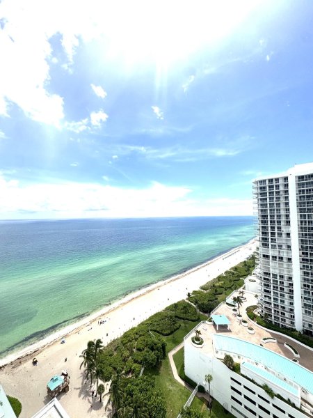 Apartment for rent at La Perla 2410