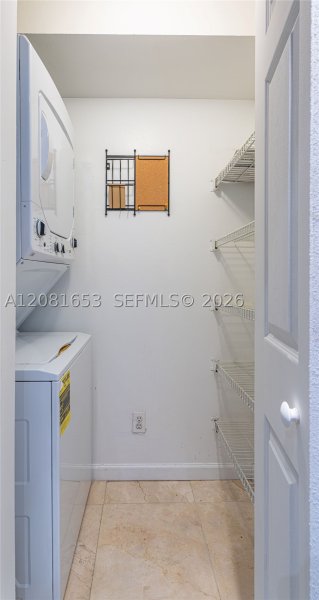 Aluguel de apartamento no Isola Brickell Key 1603