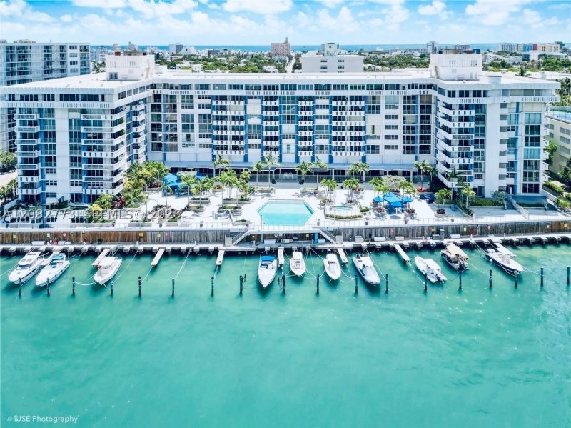 Aluguel de apartamento no South Bay Club 505