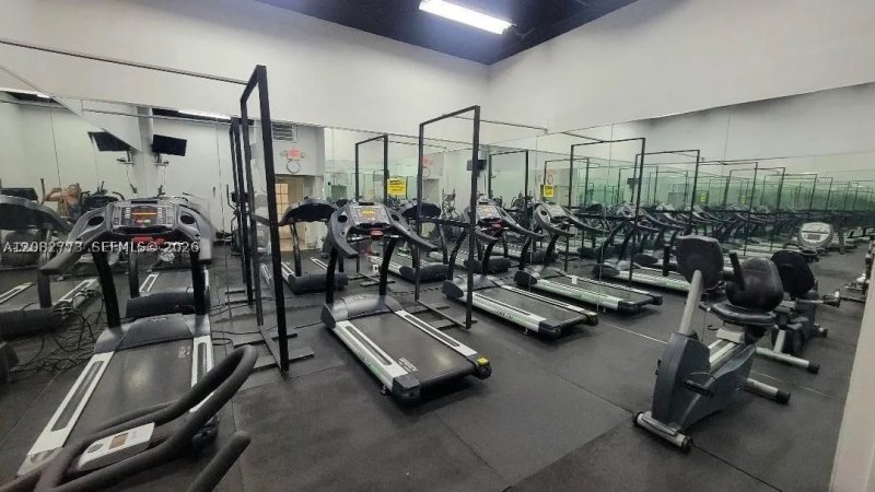 Aluguel de apartamento no South Bay Club 505