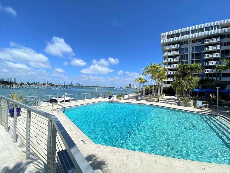 Aluguel de apartamento no South Bay Club 505