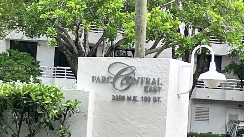 Comprar apartamento en Parc Central Aventura PH16