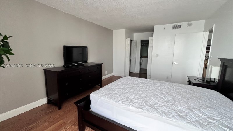 Comprar apartamento en Parc Central Aventura PH16