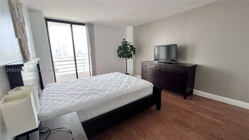 Comprar apartamento en Parc Central Aventura PH16