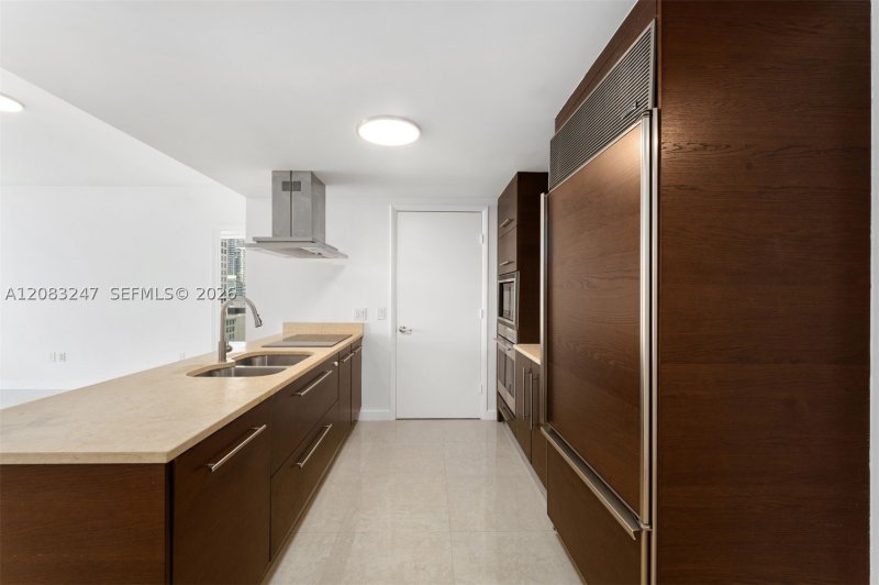 Apartment for rent at Icon Brickell Tower II 1811