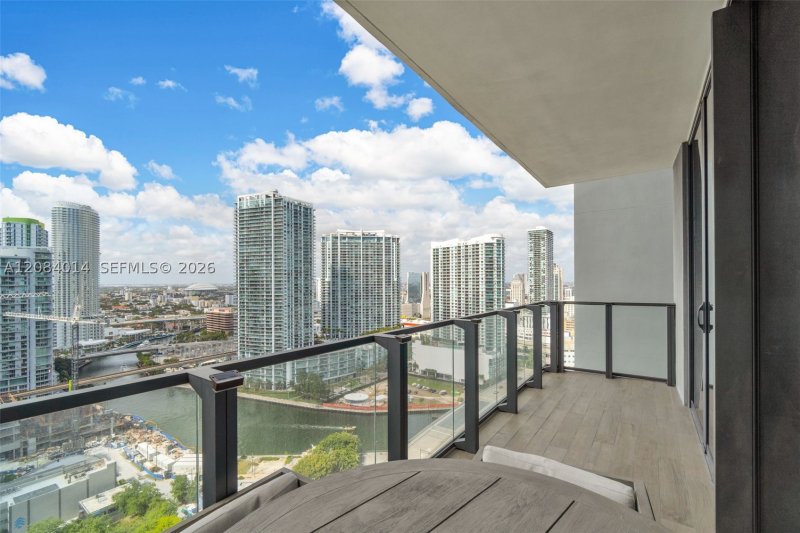 Brickell City Centre Reach Apt #2406