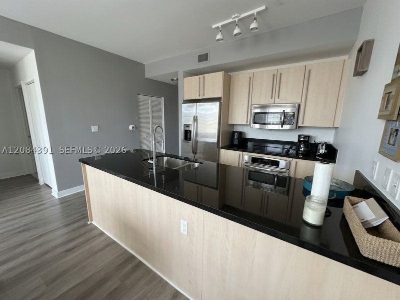 Aluguel de apartamento no Axis on Brickell South Tower 2410-S