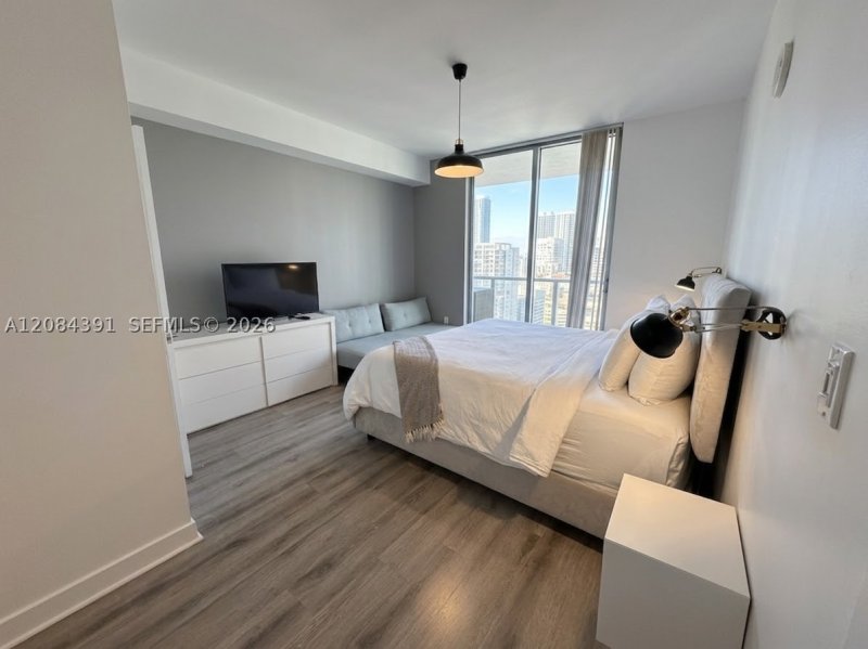 Aluguel de apartamento no Axis on Brickell South Tower 2410-S