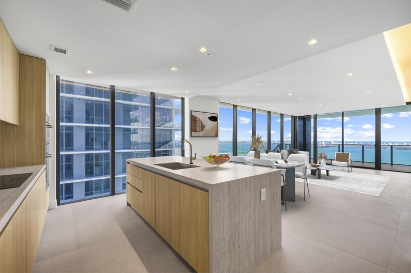 Aluguel de apartamento no Aria Reserve Miami 4601
