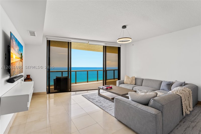 Condo for sale at Sayan 2101