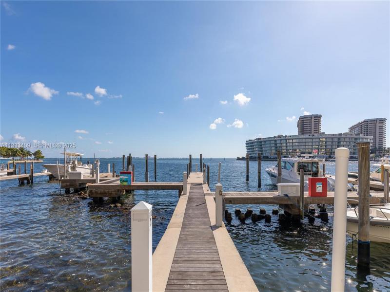 Comprar apartamento no Beacon Harbour 302