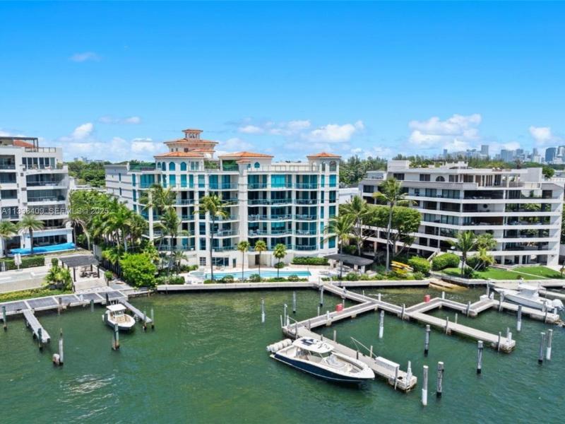 Comprar apartamento no Beacon Harbour 302