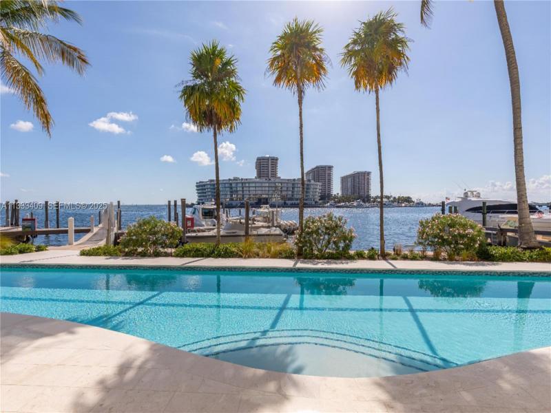 Comprar apartamento no Beacon Harbour 302
