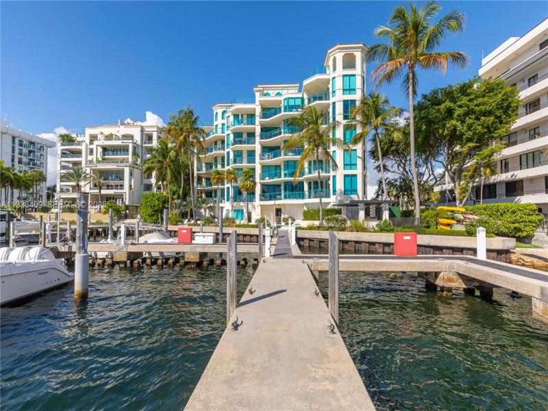 Comprar apartamento no Beacon Harbour 302
