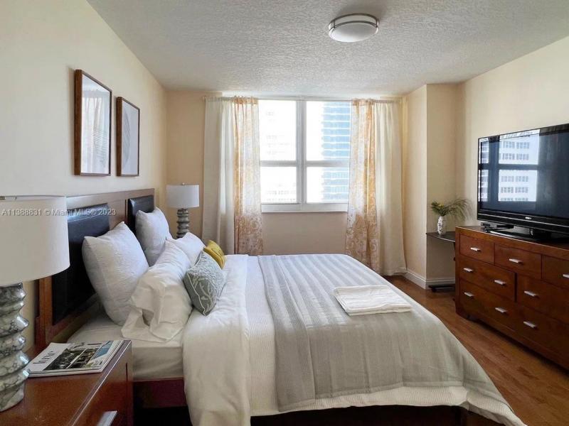 Apartment for rent at 2080 Ocean Drive 806