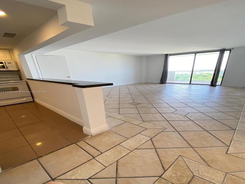 Condo for sale at Sailboat Cay 1505