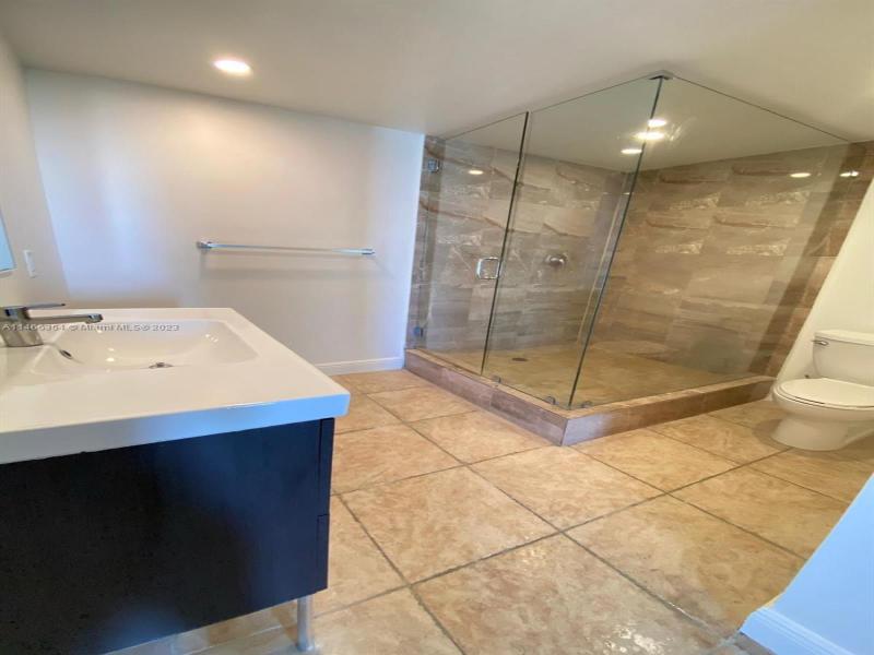 Condo for sale at Sailboat Cay 1505