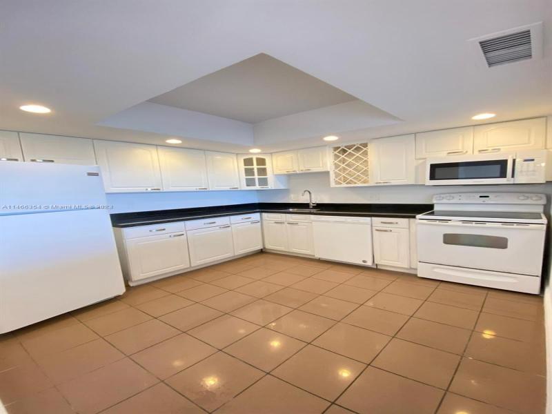 Condo for sale at Sailboat Cay 1505
