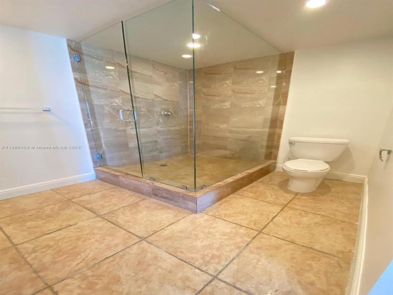 Condo for sale at Sailboat Cay 1505