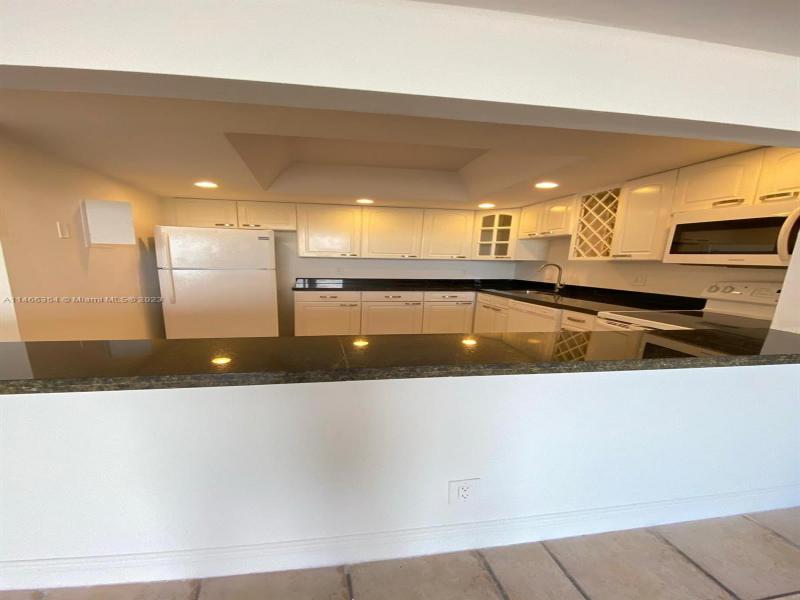 Condo for sale at Sailboat Cay 1505