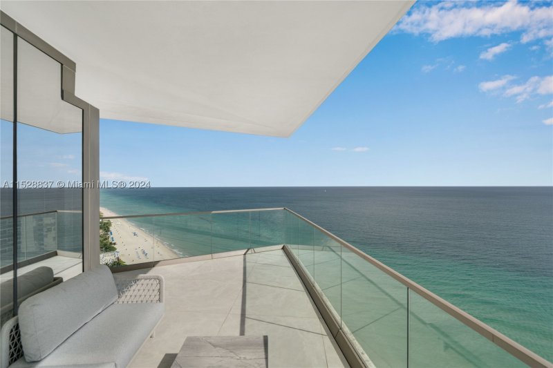 Condo for sale at Residences by Armani / Casa 2000