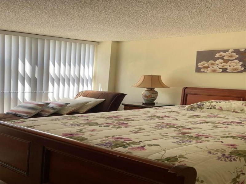 Comprar apartamento en Plaza of the Americas 318