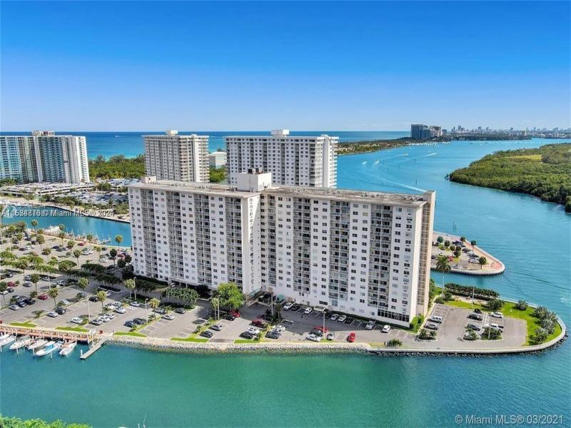 Comprar apartamento en Coastal Towers 1219