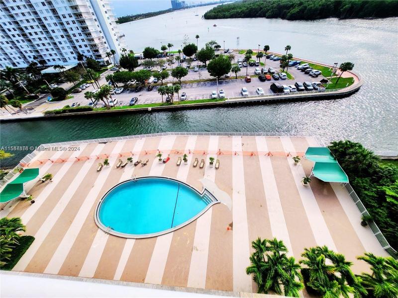 Comprar apartamento en Coastal Towers 1219