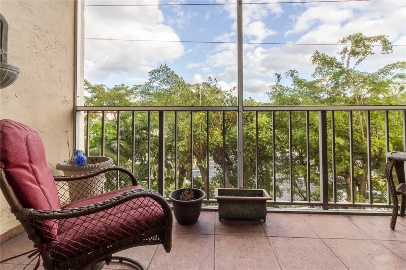 Condo for sale at Bristol Tower 2804