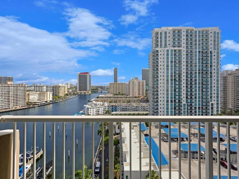 Condo for sale at The Hemispheres 11N