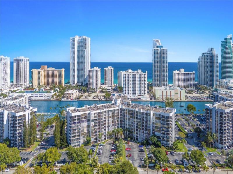 Oceanview Park Apt #909
