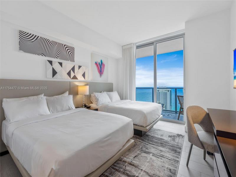 Comprar apartamento no Hyde Beach House R2505