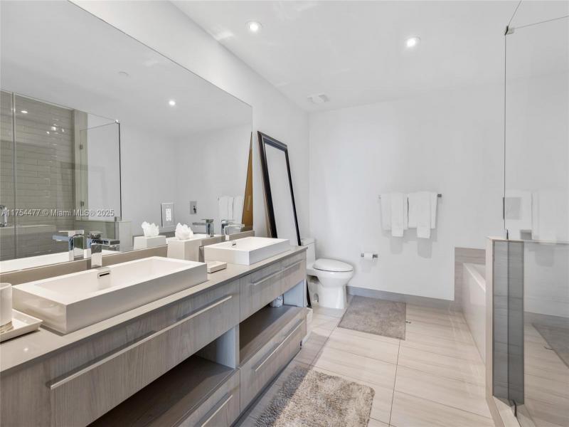 Comprar apartamento no Hyde Beach House R2505