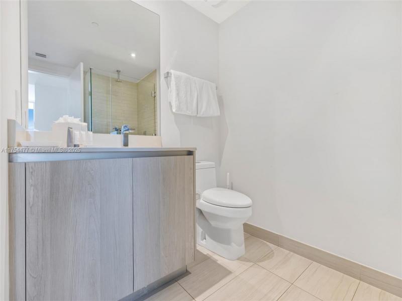 Comprar apartamento no Hyde Beach House R2505