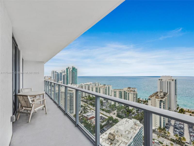 Hyde Beach House Apt #R2505