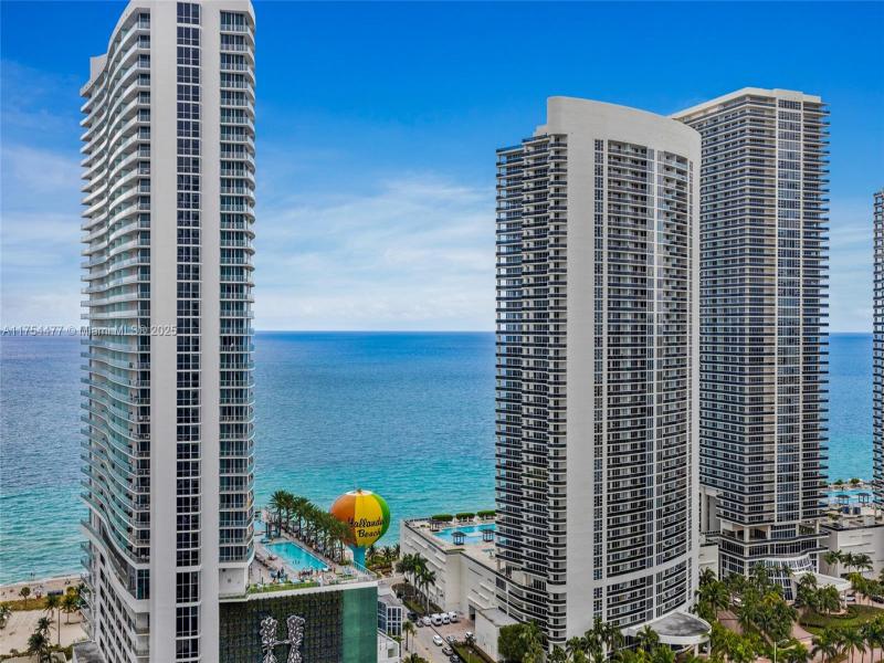 Comprar apartamento no Hyde Beach House R2505