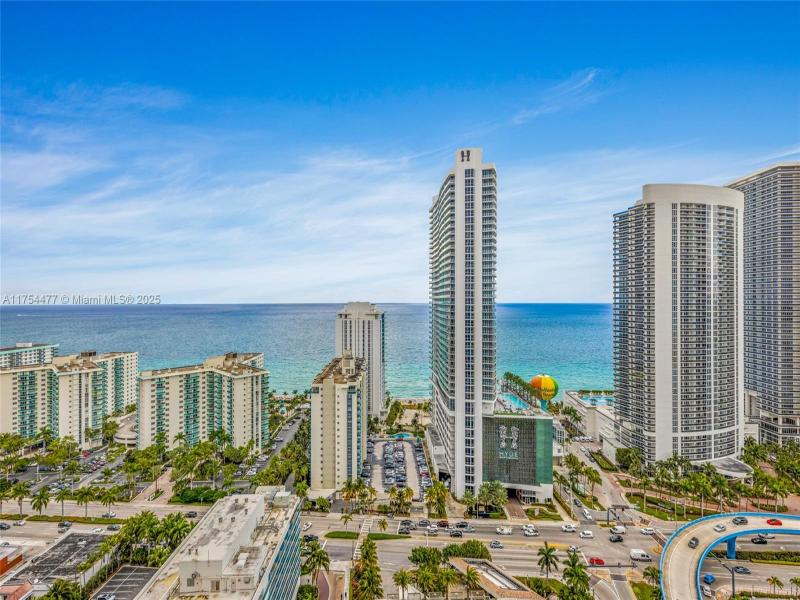 Comprar apartamento no Hyde Beach House R2505