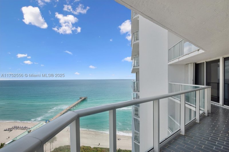 Oceania 3 Apt #2035