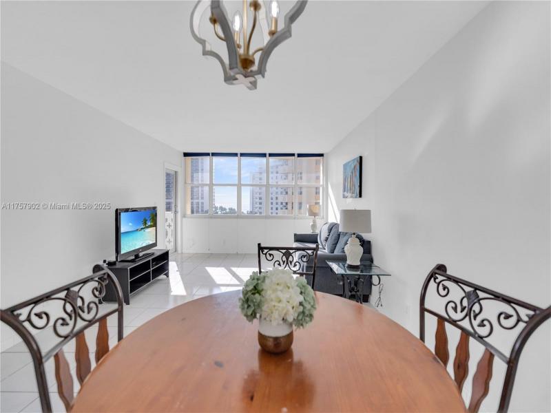 Condo for sale at Imperial Towers 827