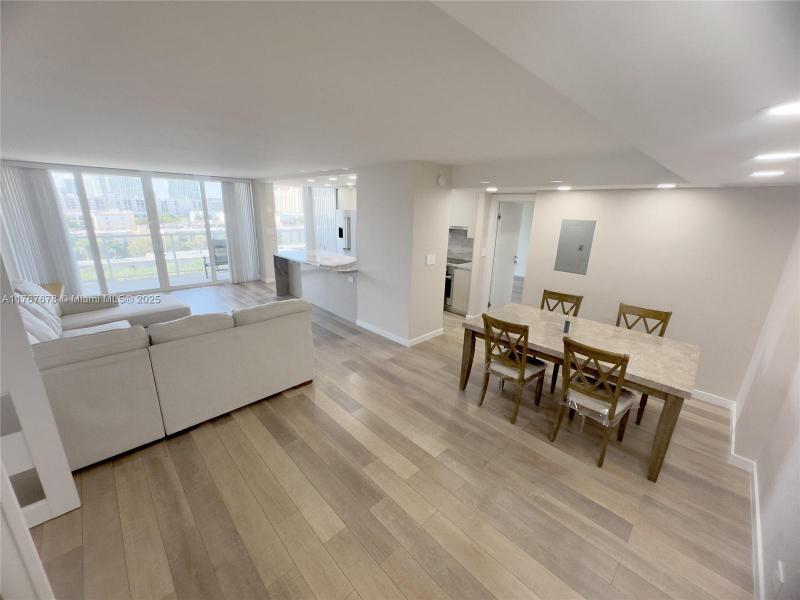 Condo for sale at Winston Towers 1015