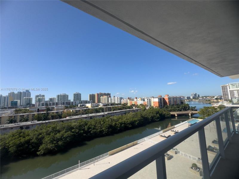 Condo for sale at Winston Towers 1015