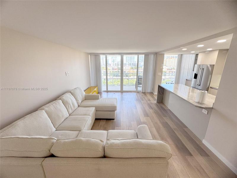 Condo for sale at Winston Towers 1015
