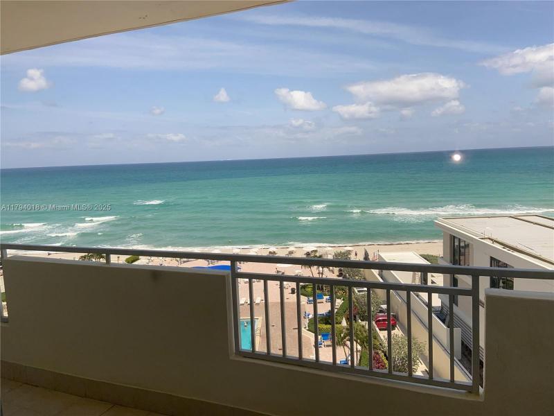 Condo for sale at Parker Dorado 716