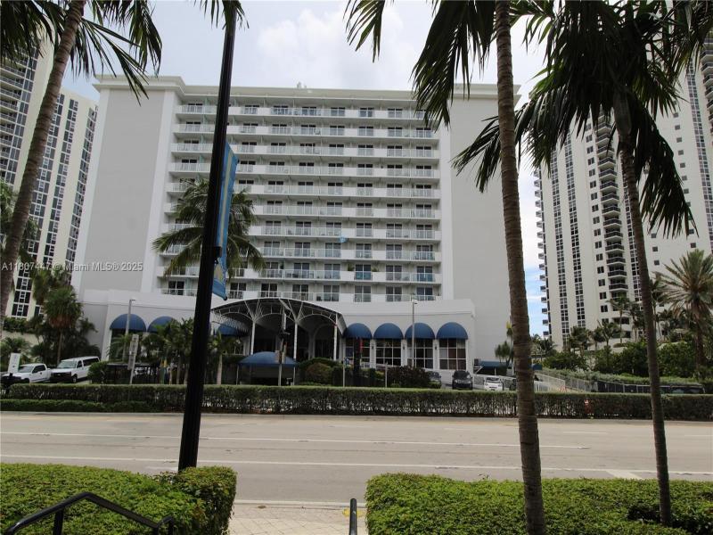 Condo for sale at Aventura Beach Club 714